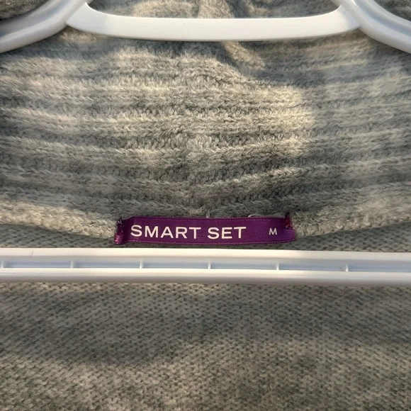 Smart set sweater. Size M - Picture 4 of 7